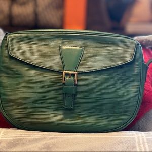 Louis vuitton sling bag